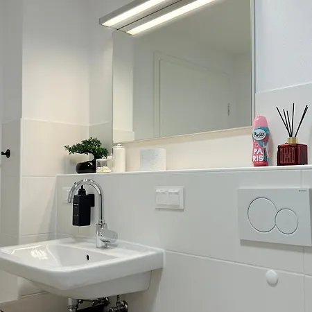 Schickes Mit Balkon Naehe Hbf-lift-zentrum Daire *