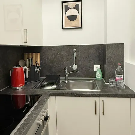 Schickes Mit Balkon Naehe Hbf-lift-zentrum Apartament *